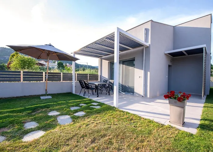 Ag Luxury Villas, Iraklitsa