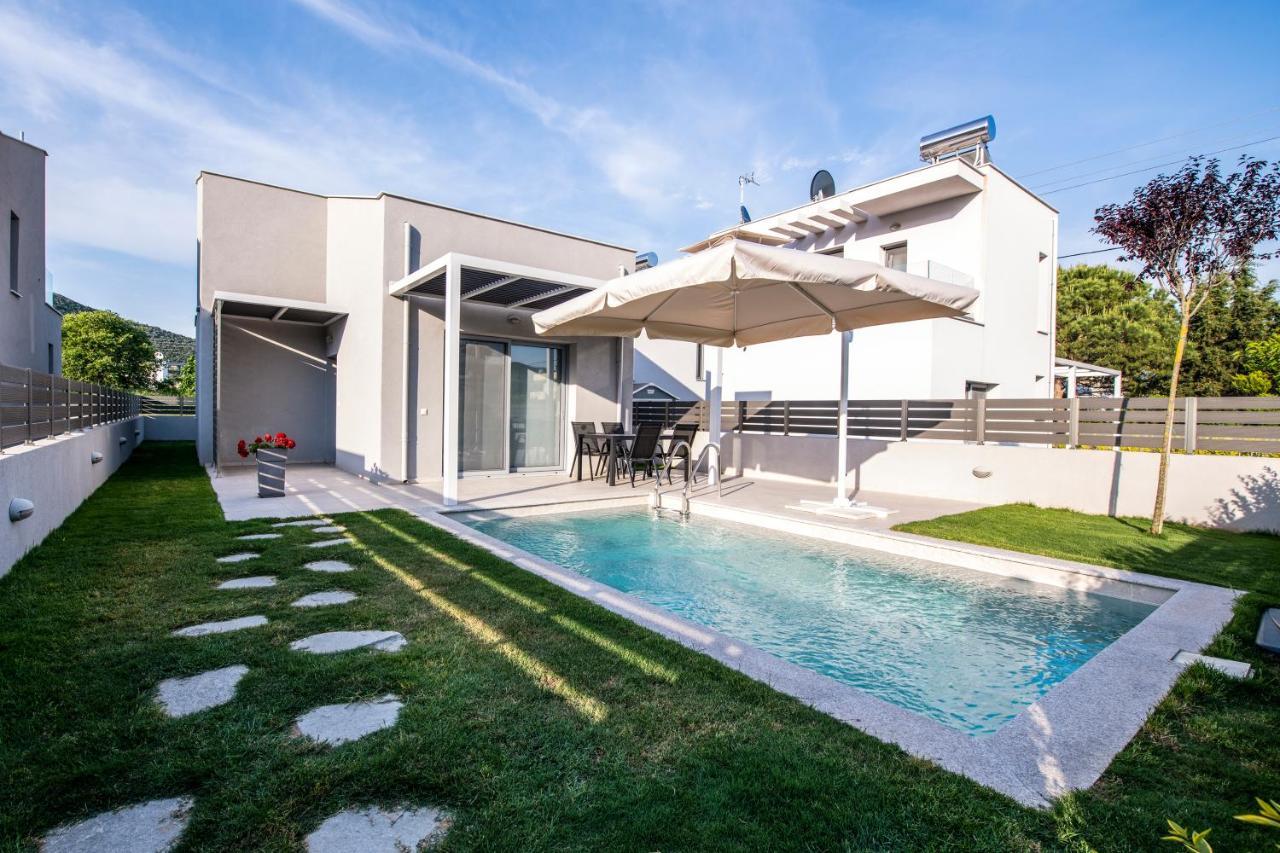 Ag Luxury Villas, Iraklitsa