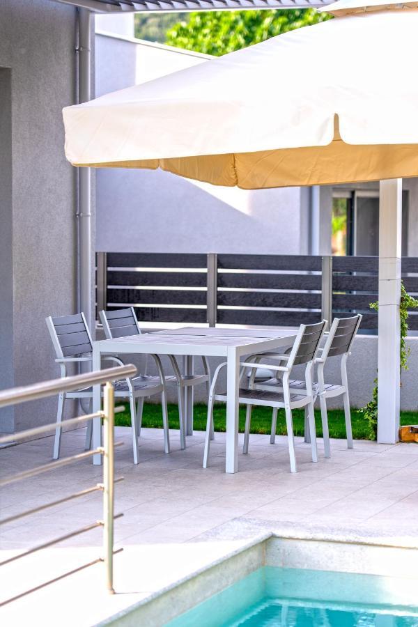 Ag Luxury Villas, Iraklitsa Villa